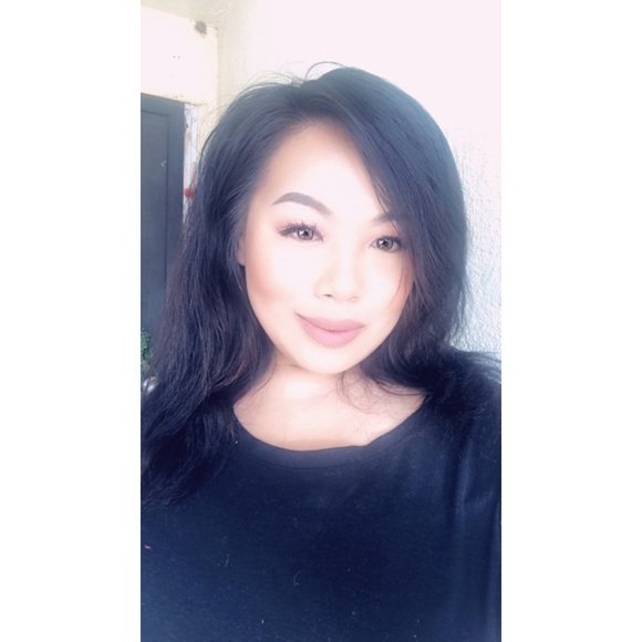 Profile Picture of Lucy Xiong (@lucynxiong) on Poshmark