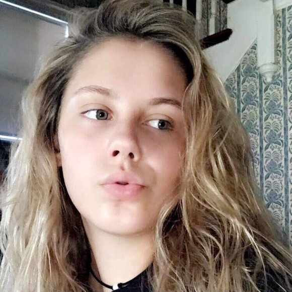 Profile Picture of Catherine Mcglashan (@catherinem25) on Poshmark