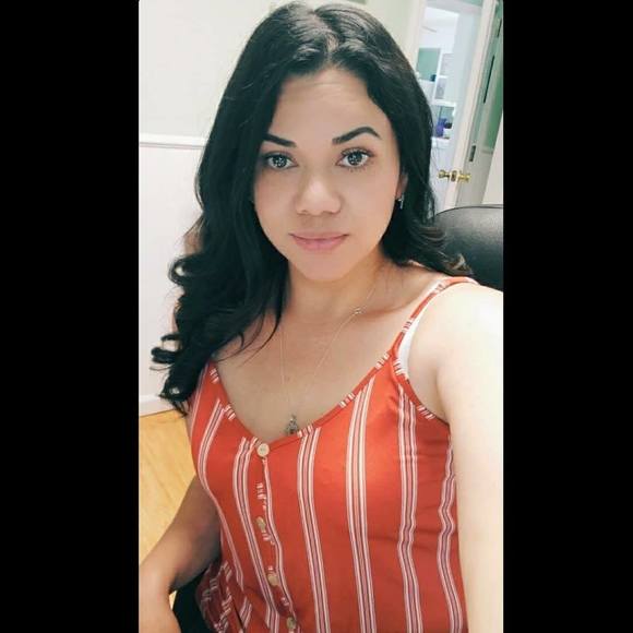 Profile Picture of Mari Jimenez (@jimmariar) on Poshmark