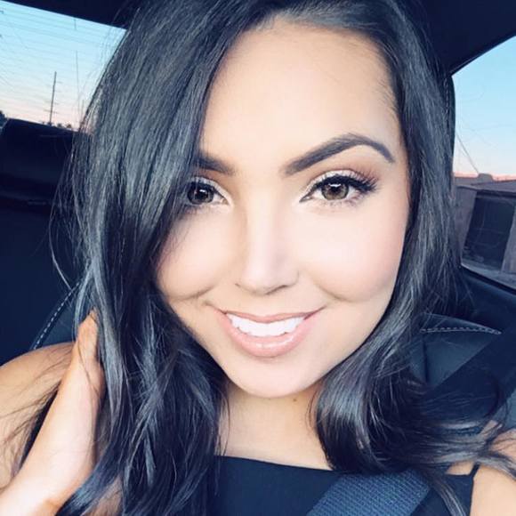 Profile Picture of Leilani Rodriguez (@pleilanirod) on Poshmark