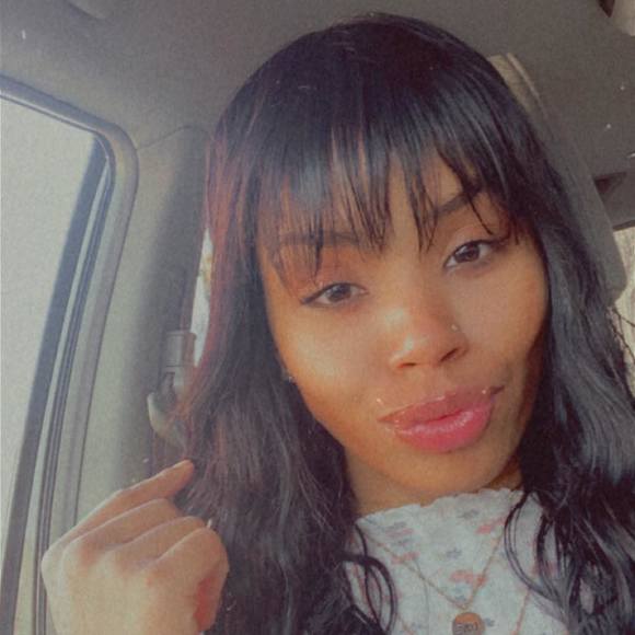 Profile Picture of Wanasha Deveaux (@wanashadeveaux) on Poshmark