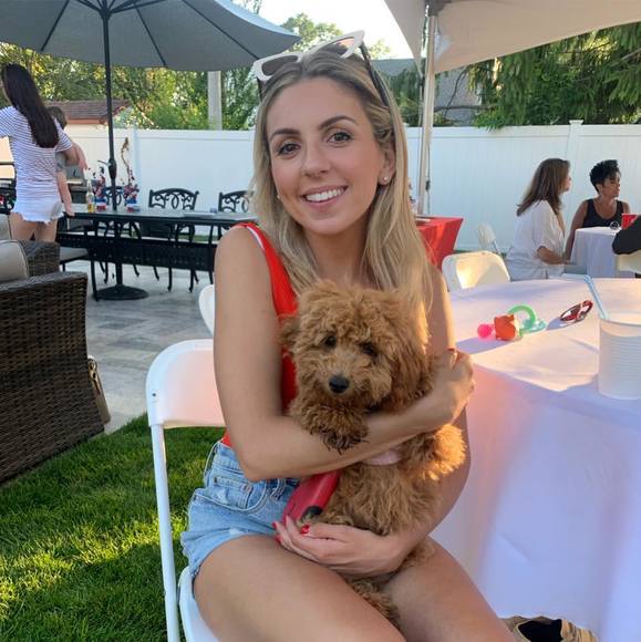 Profile Picture of Laurelann Marneris (@lmnyc) on Poshmark