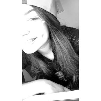 Profile Picture of Laura Hellen (@LauraHellenRF) on Twitter