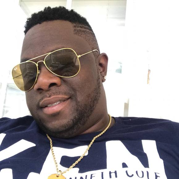 Profile Picture of Ricardo Mesidor (@ricardoem) on Poshmark