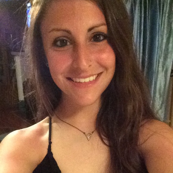 Profile Picture of Katrina Filler (@kayatrina) on Poshmark