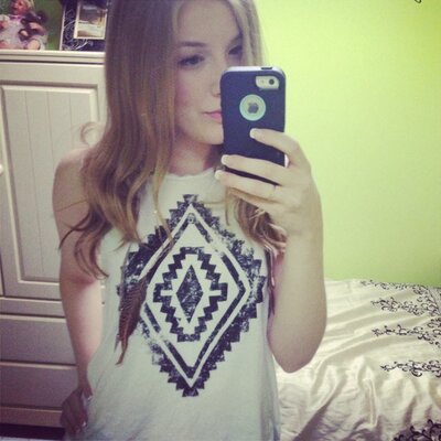 Profile Picture of Jasmine Hobson (@jasminesnoww) on Twitter