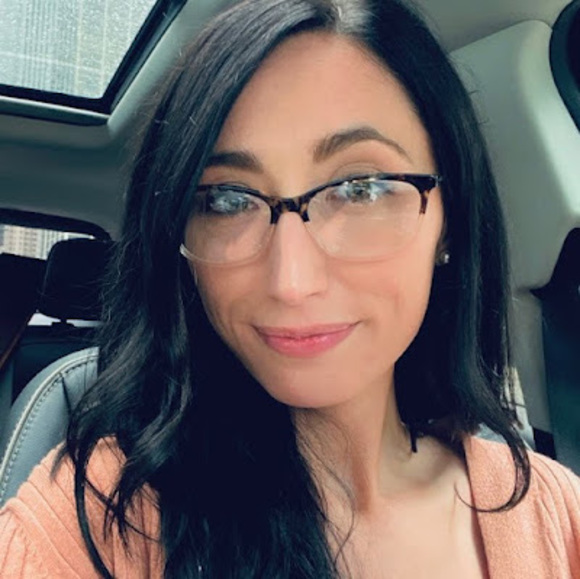 Profile Picture of Cara Delorto (@caradelorto) on Poshmark