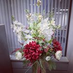 Profile Picture of Lisa Miller (@sharilisahomemadeblooms) on Instagram