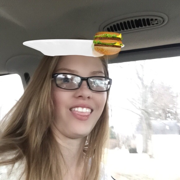 Profile Picture of Alli Forss (@0_alli_0) on Poshmark