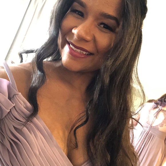 Profile Picture of Jade Barron (@jade_barron) on Poshmark