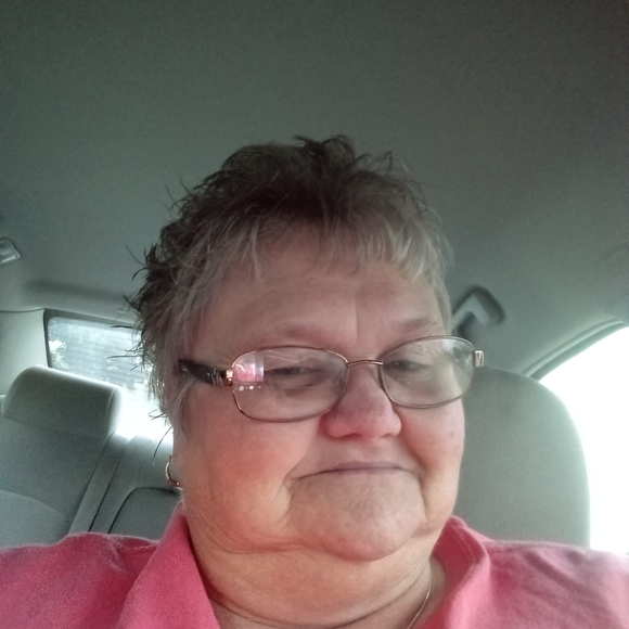 Profile Picture of Wanda Smith (@denleydo) on Poshmark