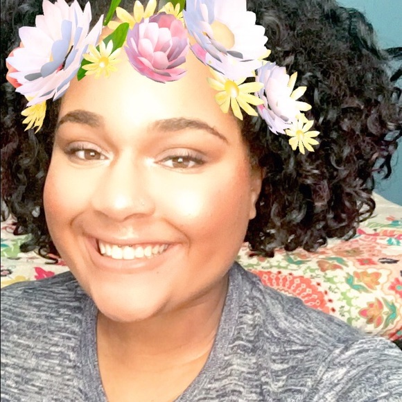 Profile Picture of Amani Moore (@manimo) on Poshmark