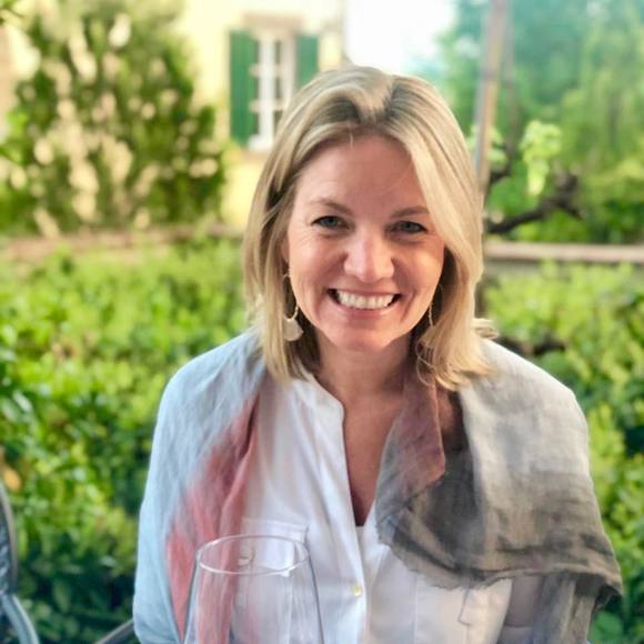 Profile Picture of Catherine Sharpe (@cathsharpe3) on Poshmark