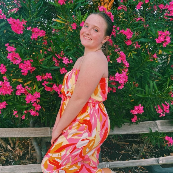 Profile Picture of Bailey Adkins (@baileyadkins625) on Poshmark