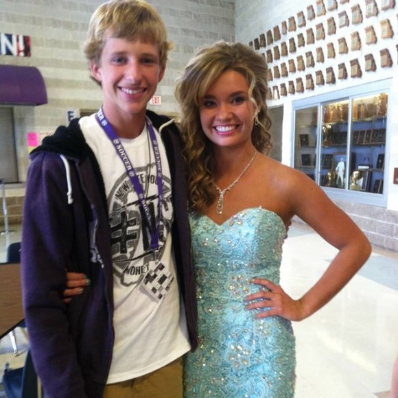 Maddy Glouse - Poshmark Profile Picture of Maddy Glouse (@madyson24) on Poshmark