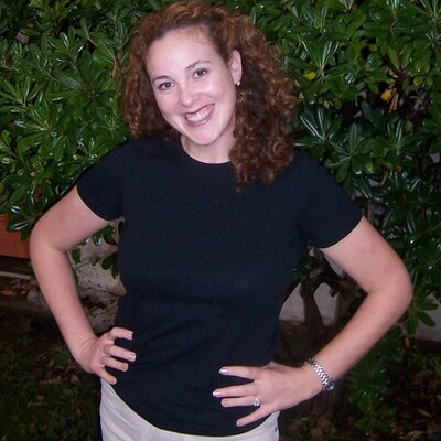 Profile Photo of Lori Thompson (@LorisFabLife) on Twitter