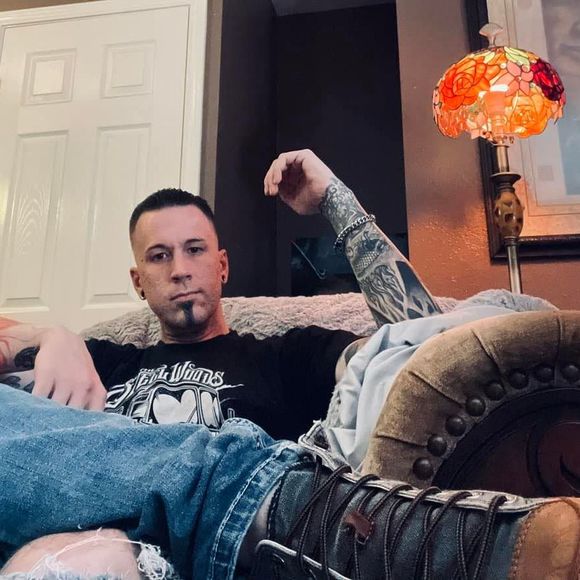 Profile Picture of Stephen Tofte (@stephentofte) on Poshmark