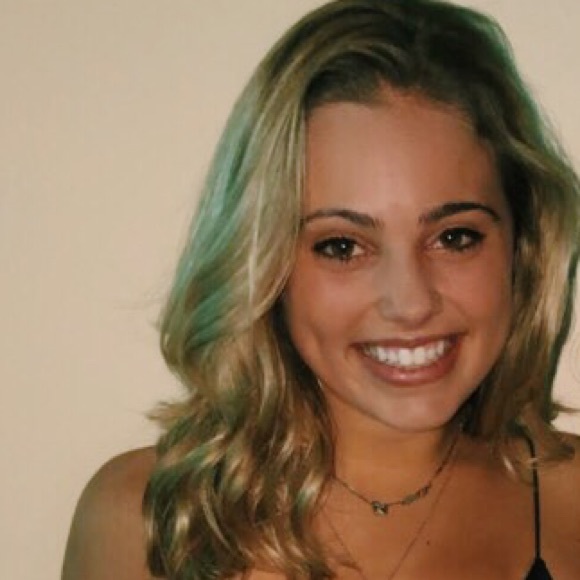 Profile Picture of Amanda Crocitto (@amandacrocitto1) on Poshmark