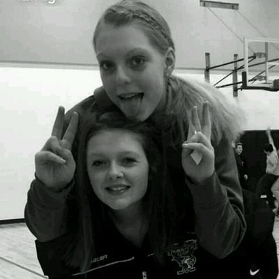 Profile Picture of Corrina Hansen (@HansenHockey7) on Twitter