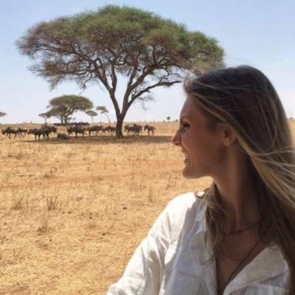 Elise Bronzo - Poshmark Profile Picture of Elise Bronzo (@eliserb) on Poshmark