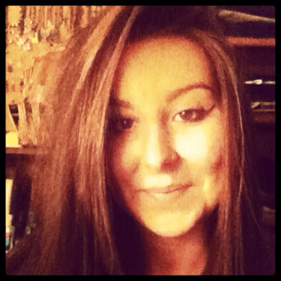 Profile Picture of Anastasia Belluscio (@anastasiabella) on Poshmark