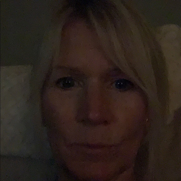 Jeanne Decamara - Poshmark Profile Picture of Jeanne Decamara (@jeadec) on Poshmark