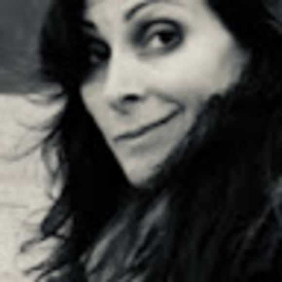 Profile Picture of Holly Martone (@martoneholly) on Poshmark