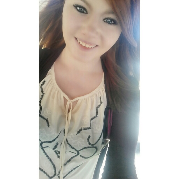 Logan Pendergrass - Poshmark Profile Picture of Logan Pendergrass (@logannnichole) on Poshmark