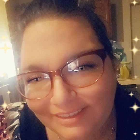 Profile Picture of Stephanie Kempf (@sejcook33) on Poshmark