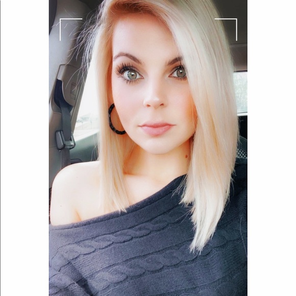 Profile Picture of Madison Holifield (@mholifield12) on Poshmark