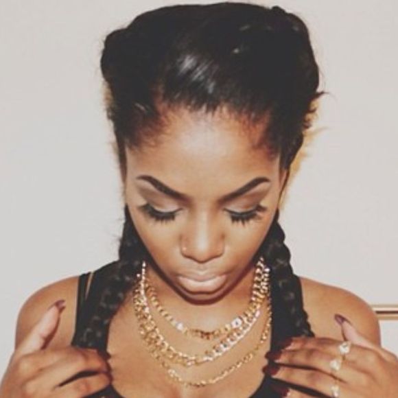 Profile Picture of Skye Mcleod (@skyxchanel) on Poshmark