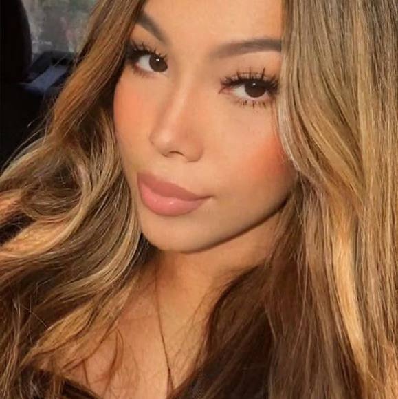 Profile Picture of Brenda Lakkham (@brendalakkham) on Poshmark