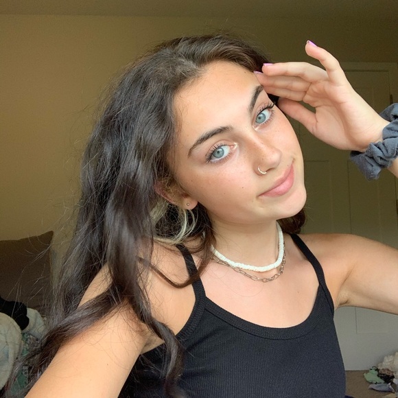 Soleil Lucca - Poshmark Profile Picture of Soleil Lucca (@slucca17) on Poshmark