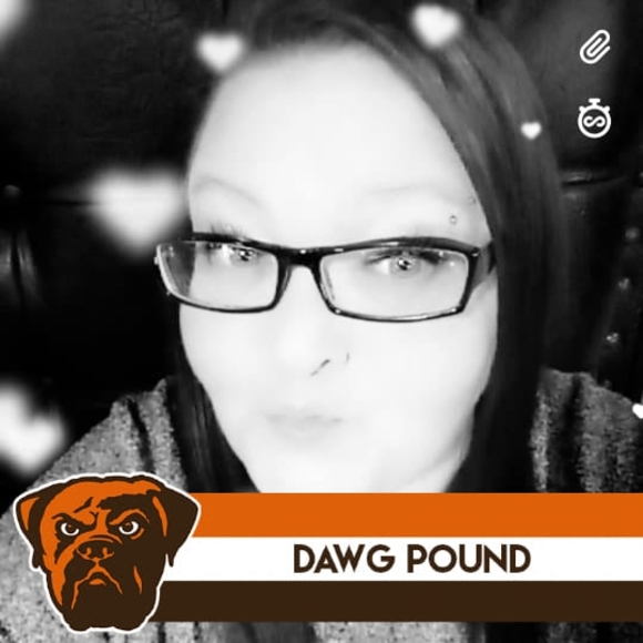 Profile Picture of Amy Wiget (@amyjarrod) on Poshmark