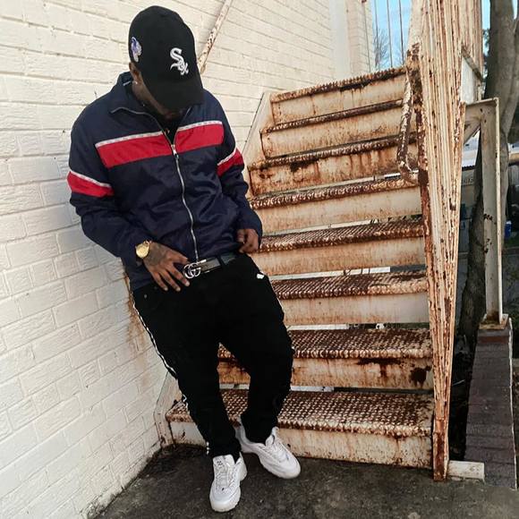 Ismael Figaro - Poshmark Profile Picture of Ismael Figaro (@ismaelfigaro) on Poshmark