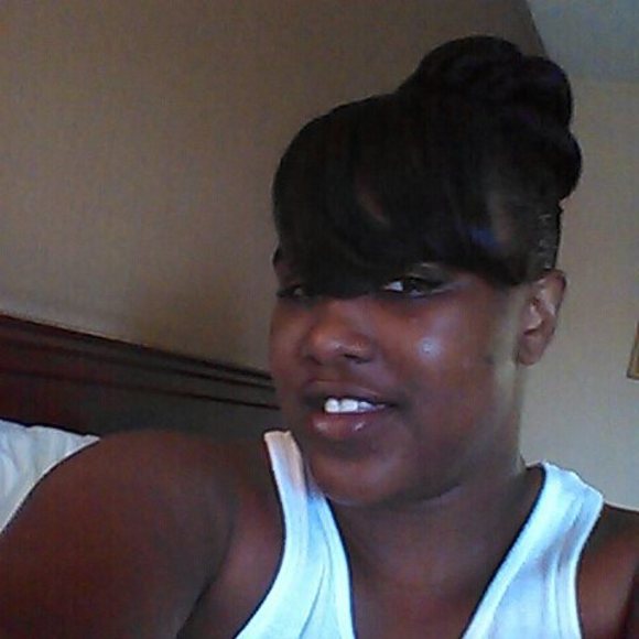 Profile Picture of Larissa Wright (@lollyrsp) on Poshmark
