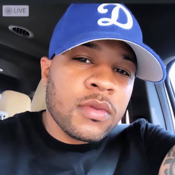 Dooley Robinson - Poshmark Profile Picture of Dooley Robinson (@dooleyrobinson) on Poshmark