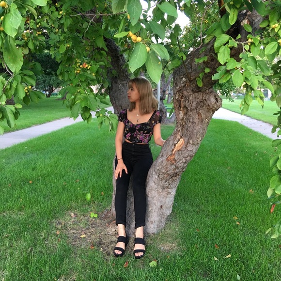 Profile Picture of Jennifer Merel (@jennifer_merel) on Poshmark