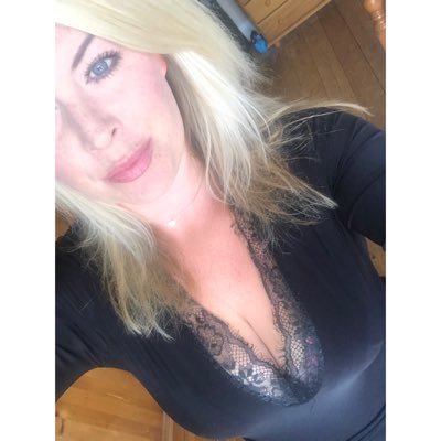 Profile Picture of Lucy Humphrey (@lucy_humpo) on Twitter