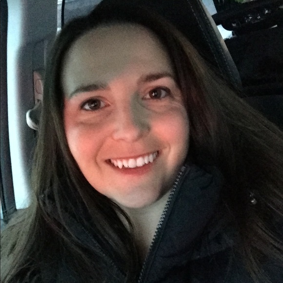 Profile Picture of Derrin Cardia (@dercar) on Poshmark