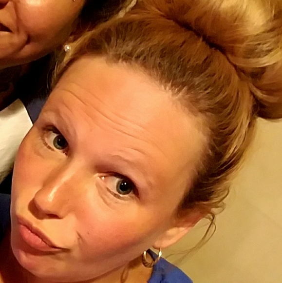 Profile Picture of Cynthia Craft (@sincraft) on Poshmark