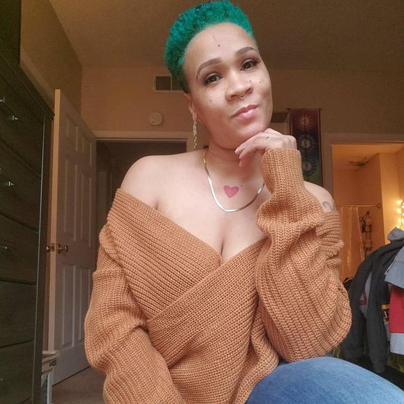 Jurisha Bell - Poshmark Profile Picture of Jurisha Bell (@jurishabell) on Poshmark