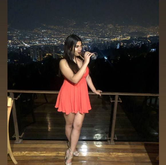 Gabbi Freites - Poshmark Profile Picture of Gabbi Freites (@gaby08may2008) on Poshmark