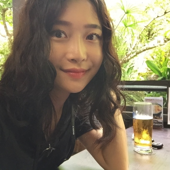 Profile Picture of Eunhye Choi (@ehyeyas) on Poshmark