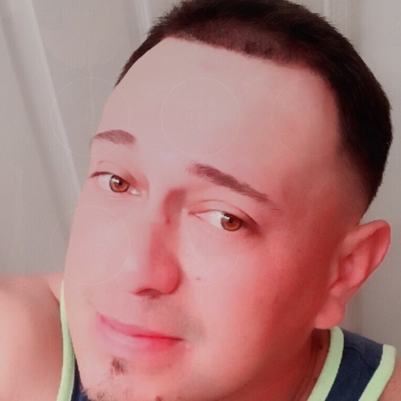Profile Picture of Mike Rosales (@giless31) on Poshmark