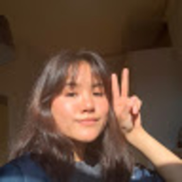 Profile Picture of Isabelle Chandra (@isabelletradem) on Poshmark