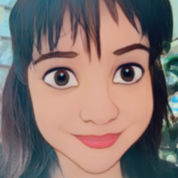 Profile Picture of Georgia Tsamis (@missg995) on Poshmark