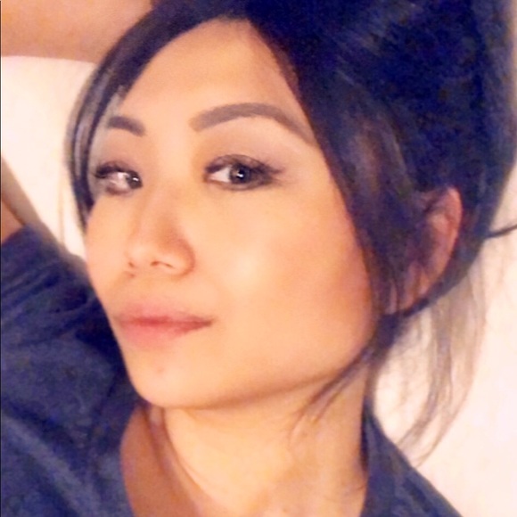 Profile Picture of Chu Martin (@chu0528) on Poshmark