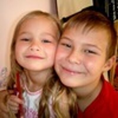 Profile Picture of Julia Garrison (@hood_garrison) on Twitter