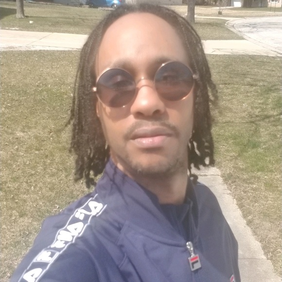 Profile Picture of James Hamilton (@karaeci) on Poshmark